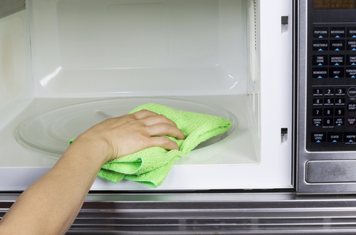 Cleaning and disinfecting microwave